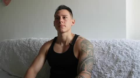 muscle_king_cum online show from May 16, 2:49 pm