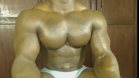 musclegod23 online show from November 4, 9:10 am