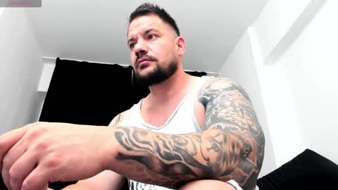 MuscleMonster31 online show from October 5, 9:22 pm