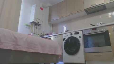 Snapshot of musclesqueen chatting on March 5, 12:55 pm MusclesQueen online show from March 5, 12:55 pm