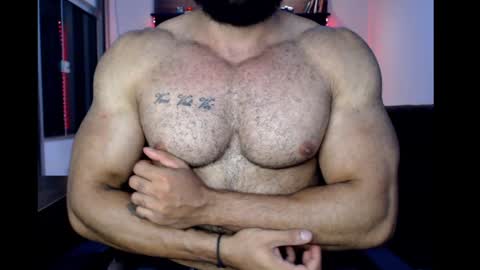 Snapshot of muscleweed420 chatting on February 5, 6:48 pm Ragnar online show from February 5, 6:48 pm