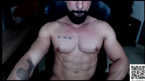 Snapshot of muscleweed420 chatting on October 1, 9:46 pm Ragnar online show from October 1, 9:46 pm