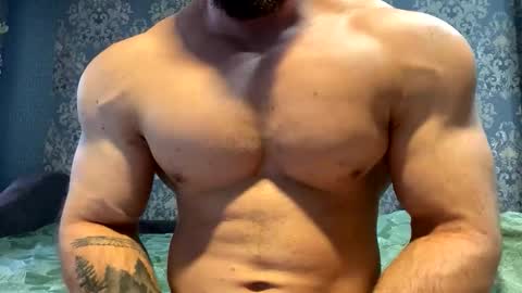 Snapshot of muscularjuggler chatting on October 12, 5:44 am muscularjuggler online show from October 12, 5:44 am