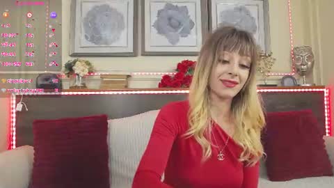 Luna  online show from July 10, 8:46 pm