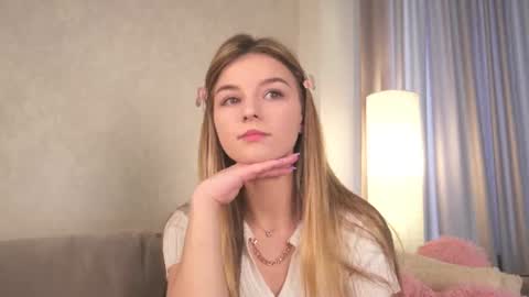 Polly online show from June 16, 1:15 pm