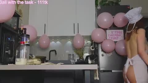  PARIS   online show from February 14, 7:33 pm