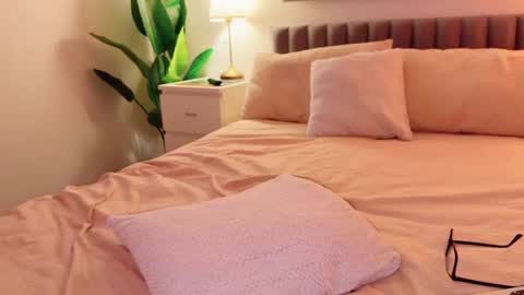 Mya-be Yours P online show from March 5, 9:57 pm