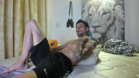 JUAN TORRES CREATURE online show from November 17, 4:15 am