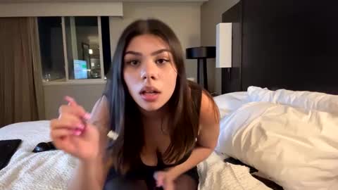 mycreamydreams online show from January 27, 2:42 am