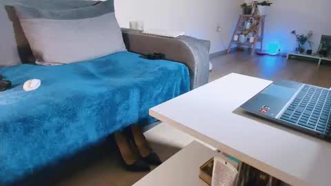 Anda online show from March 25, 11:00 pm