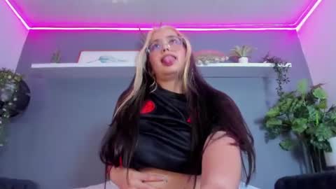 Milena or Your Mile  online show from June 17, 9:31 pm