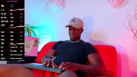 Mylo Wallace  online show from February 22, 3:34 am