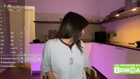 hey its Mel online show from August 1, 8:32 pm