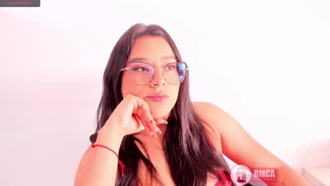 Bella online show from December 29, 8:48 pm