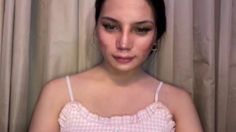 UR GIRL NEXTDOOR online show from April 16, 9:20 am