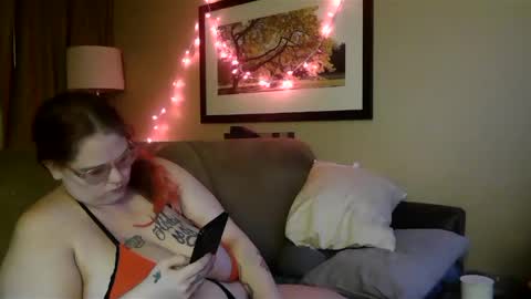 MysticLynn online show from December 8, 1:30 am