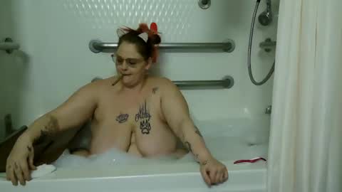 MysticLynn online show from January 29, 11:20 am