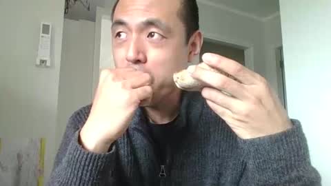 myth_wang online show from April 12, 11:53 pm