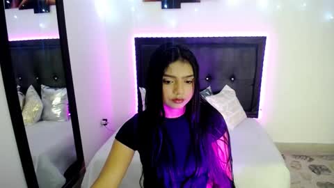 naahia__clark online show from December 3, 12:02 pm