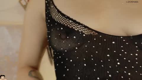 naamah_b online show from June 9, 2:39 pm