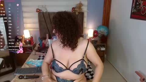 nadia_84 online show from November 18, 7:17 pm