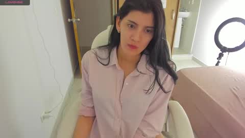 independent model online show from February 12, 4:23 am