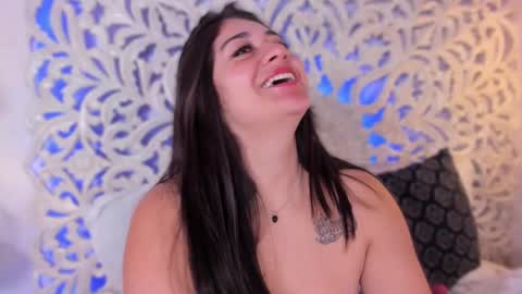 Nahomi  online show from January 5, 5:27 pm