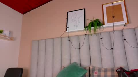  VICTORIA  online show from April 16, 8:20 pm