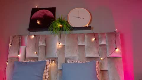  VICTORIA  online show from October 7, 7:32 pm