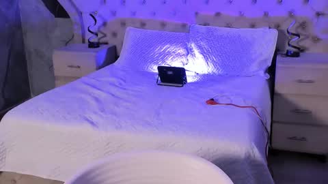 Nahomi online show from February 28, 4:43 am