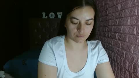 Naira Wood online show from February 5, 6:24 am