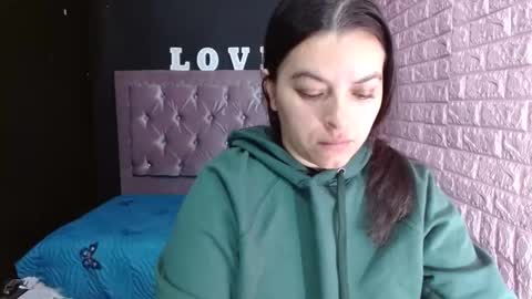 Naira Wood online show from February 12, 11:30 pm