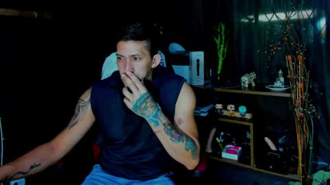 naider_1 online show from March 28, 6:37 am