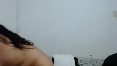 Snapshot of naisha_and_axelh chatting on October 3, 5:49 am naisha and axel2 online show from October 3, 5:49 am