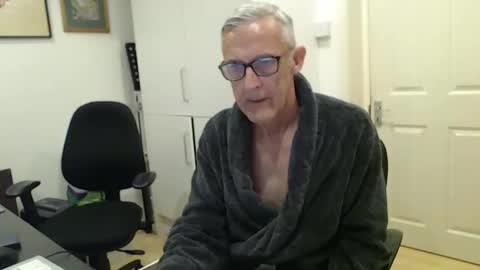 nakedcarpenteruk online show from May 1, 9:03 am