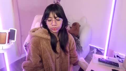 nami_usagi online show from September 10, 4:19 pm