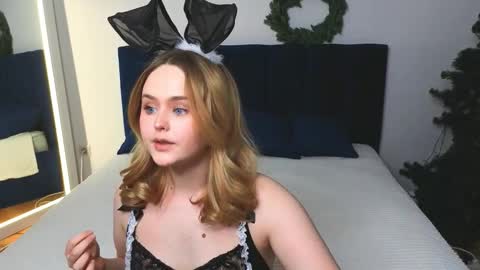 Maeve online show from December 20, 8:27 pm