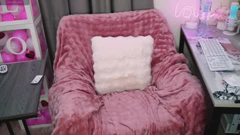 Snapshot of nancy_winter chatting on February 15, 12:01 pm INSTAGRAM     bekkercat  online show from February 15, 12:01 pm