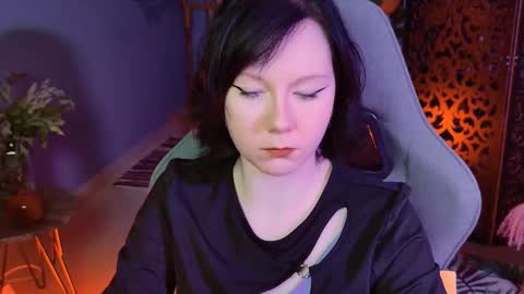 nancymartinez online show from September 26, 7:05 am