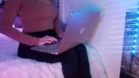 nancyybonita online show from January 18, 2:36 am