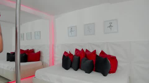 Naomi Amoretti online show from February 5, 5:38 pm