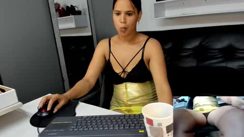 naomii_moore online show from February 9, 8:56 pm