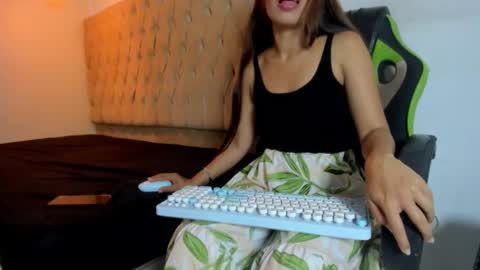 naomis_35 online show from February 21, 8:34 pm