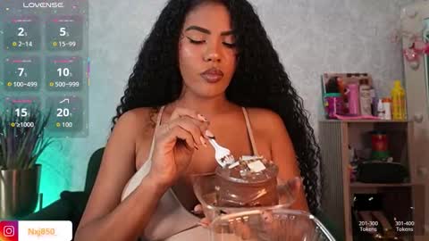 Naomi     online show from February 19, 8:52 pm