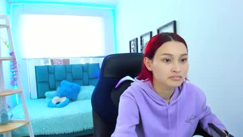 naomy online show from September 22, 7:40 pm