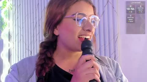 Naomy  online show from April 8, 2:58 am