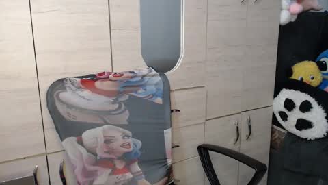 naomylux1 online show from January 13, 6:10 am