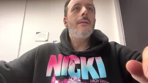 nassobout online show from February 10, 10:51 pm