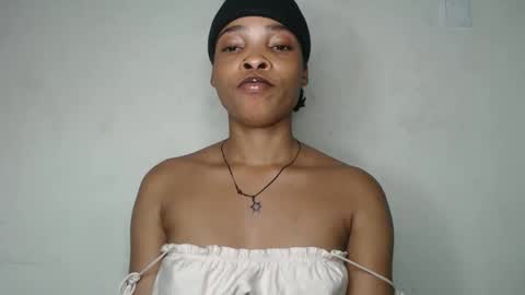 bella online show from November 3, 10:33 pm