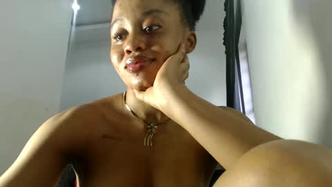 ella online show from November 27, 9:17 am